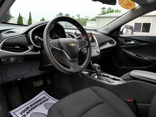 2022 Chevrolet Malibu FWD LT