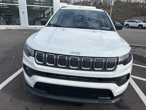 2022 Jeep Compass Latitude Lux