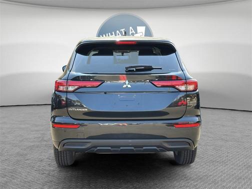 2022 Mitsubishi Outlander ES