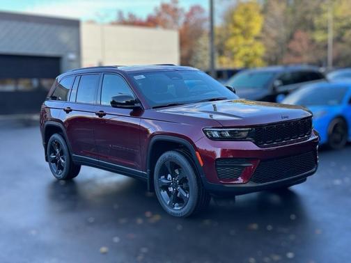 2025 Jeep Grand Cherokee Laredo