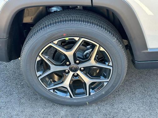 Silver Zynith 2026 Jeep Compass Limited