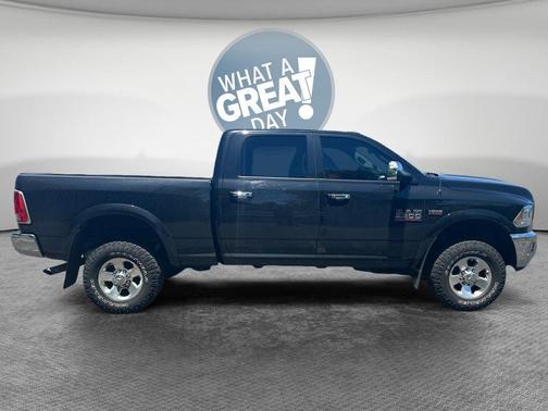 Brilliant Black Crystal Pearlcoat 2016 RAM 2500 Laramie