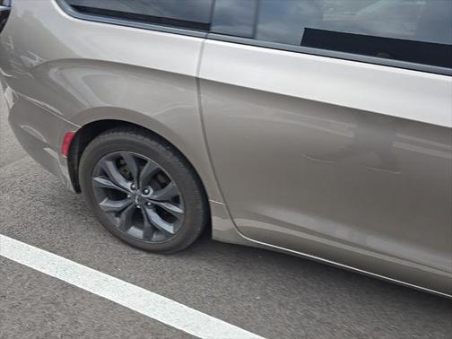 2018 Chrysler Pacifica Touring Plus