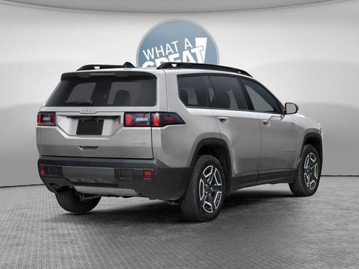Silver Zynith Clearcoat 2026 Jeep Cherokee LAREDO/LIMITED