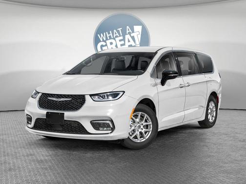 Bright White Clearcoat 2026 Chrysler Pacifica Limited