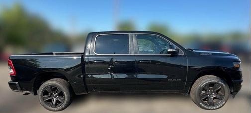 2022 RAM 1500 Big Horn Crew Cab 4x4 57' Box