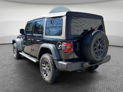 Black Clearcoat 2026 Jeep Wrangler Sport
