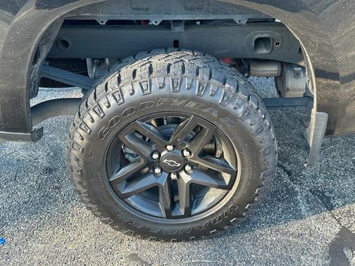 2023 Chevrolet Silverado 1500 Custom Trail Boss