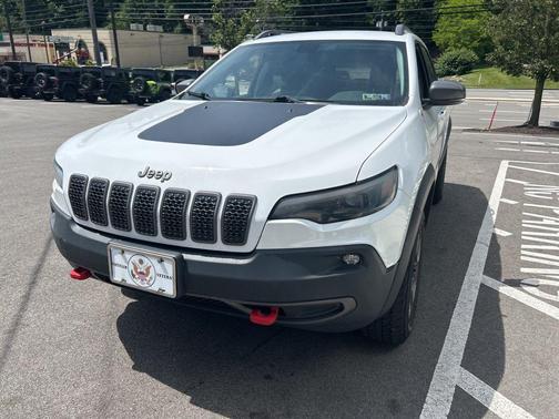 Bright White Clearcoat 2019 Jeep Cherokee Trailhawk