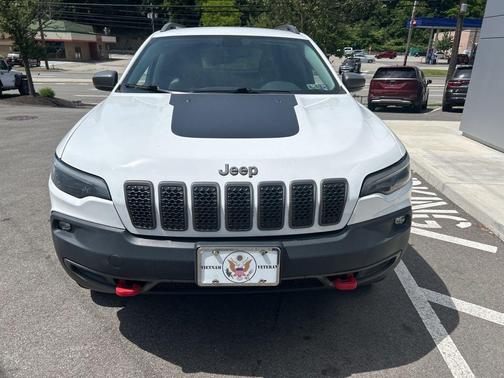 Bright White Clearcoat 2019 Jeep Cherokee Trailhawk