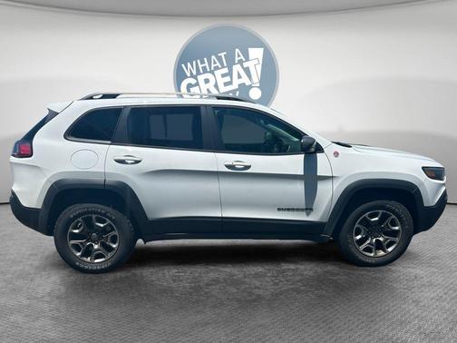 Bright White Clearcoat 2019 Jeep Cherokee Trailhawk