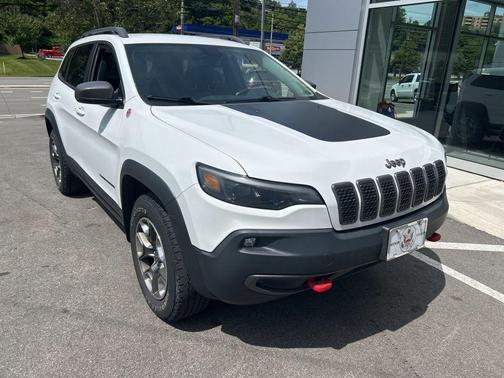 Bright White Clearcoat 2019 Jeep Cherokee Trailhawk