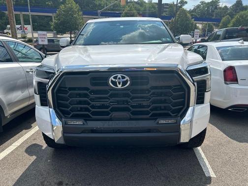 Ice 2025 Toyota Tundra SR5