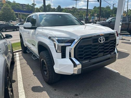 Ice 2025 Toyota Tundra SR5