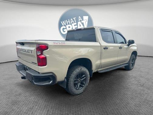 Sand Dune Metallic 2022 Chevrolet Silverado 1500 Custom Trail Boss