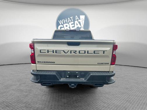 Sand Dune Metallic 2022 Chevrolet Silverado 1500 Custom Trail Boss