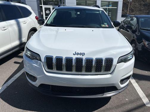 Bright White Clearcoat 2022 Jeep Cherokee Latitude Lux