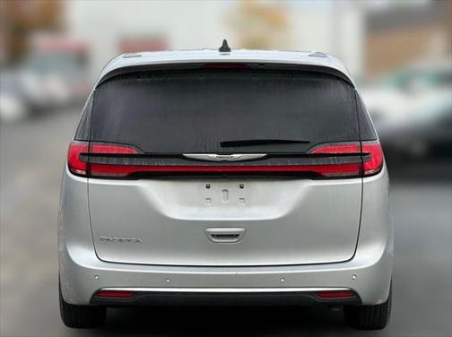 2024 Chrysler Pacifica Touring-L