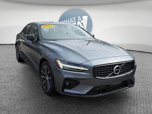 2021 Volvo S60 T5 Momentum