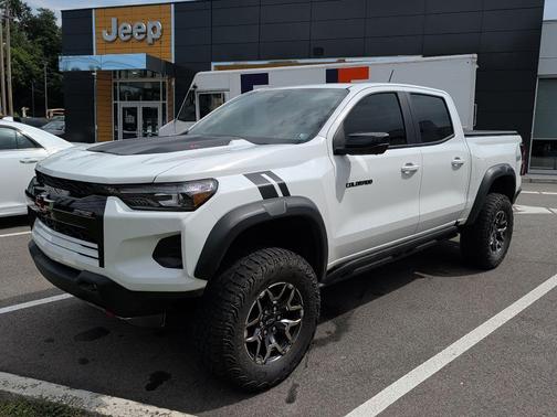 Summit White 2024 Chevrolet Colorado ZR2