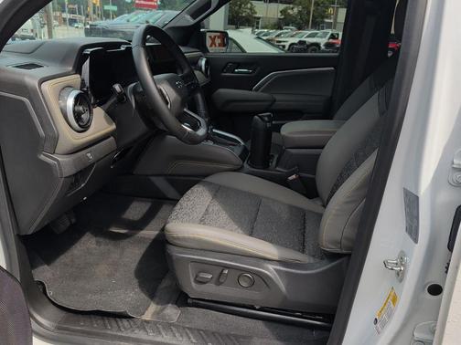 Summit White 2024 Chevrolet Colorado ZR2
