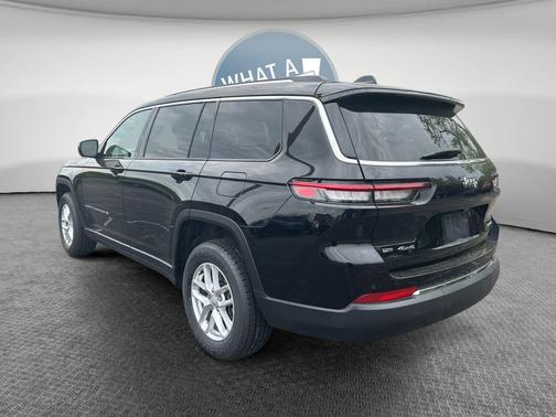 Diamond Black 2022 Jeep Grand Cherokee L Laredo