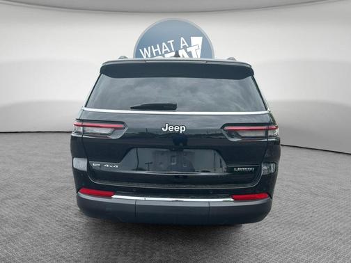Diamond Black 2022 Jeep Grand Cherokee L Laredo