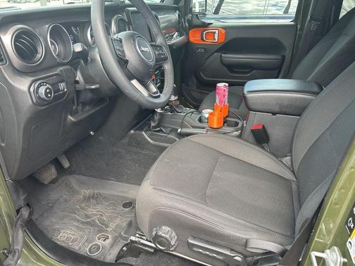 Sarge Green Clearcoat 2023 Jeep Gladiator Sport