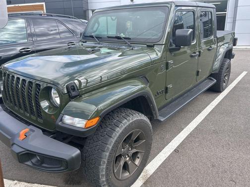 Sarge Green Clearcoat 2023 Jeep Gladiator Sport