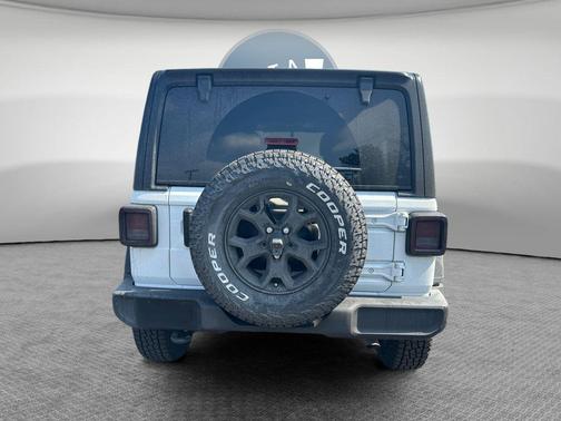 Bright White Clearcoat 2023 Jeep Wrangler Sport