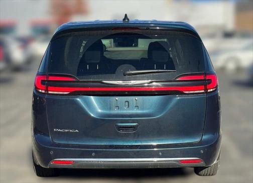 2024 Chrysler Pacifica Touring-L