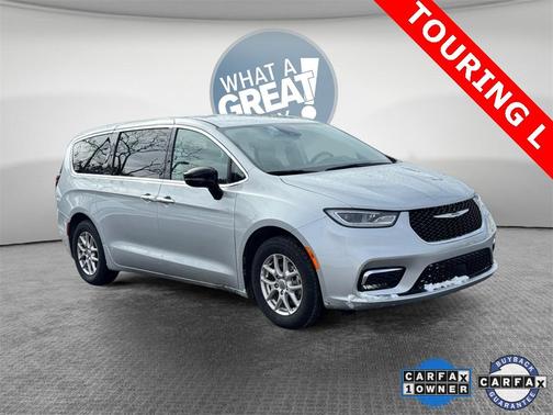2024 Chrysler Pacifica Touring-L