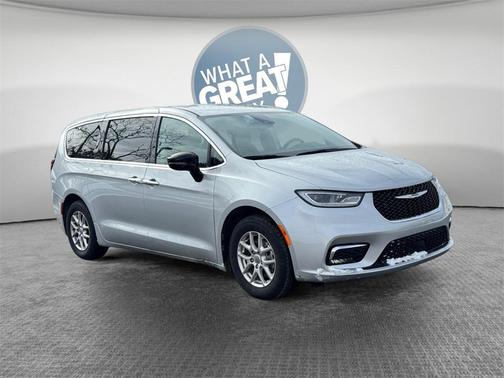 2024 Chrysler Pacifica Touring-L