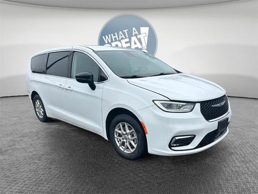 2024 Chrysler Pacifica Touring-L