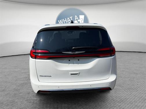 2024 Chrysler Pacifica Touring-L