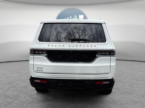 2023 Jeep Grand Wagoneer Base