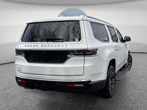 2023 Jeep Grand Wagoneer Base