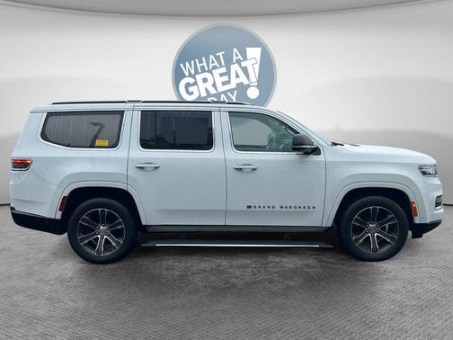 2023 Jeep Grand Wagoneer Base
