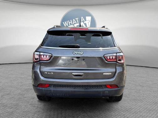 Granite Crystal Clearcoat Metallic 2022 Jeep Compass Latitude