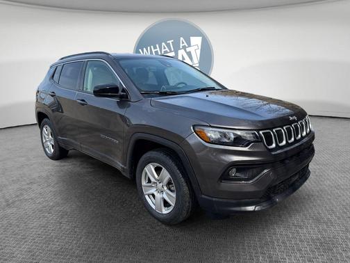 Granite Crystal Clearcoat Metallic 2022 Jeep Compass Latitude