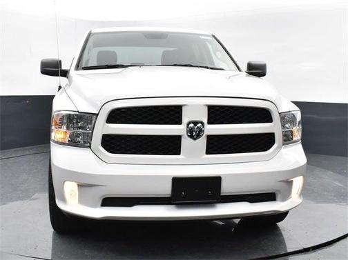 2018 RAM 1500 Express Crew Cab 4x4 57' Box