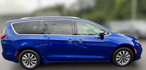 2021 Chrysler Pacifica Hybrid Touring L