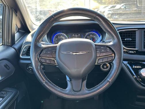 2020 Chrysler Pacifica Touring-L