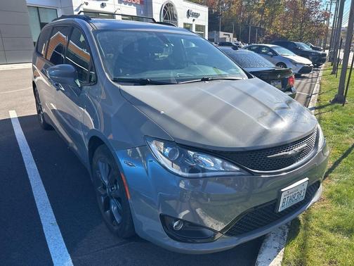 2020 Chrysler Pacifica Touring-L