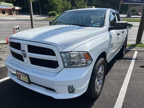 2018 RAM 1500 Express Quad Cab 4x4 64' Box