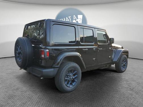 Black Clearcoat 2026 Jeep Wrangler Sport