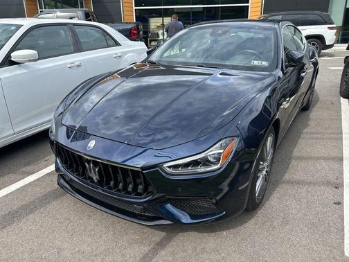 Blu 2022 Maserati Ghibli Modena Q4