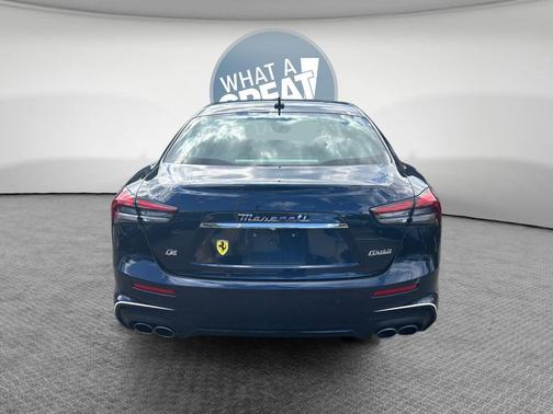 Blu 2022 Maserati Ghibli Modena Q4