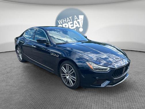 Blu 2022 Maserati Ghibli Modena Q4