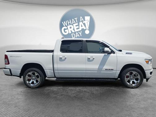 Bright White Clearcoat 2022 RAM 1500 Big Horn